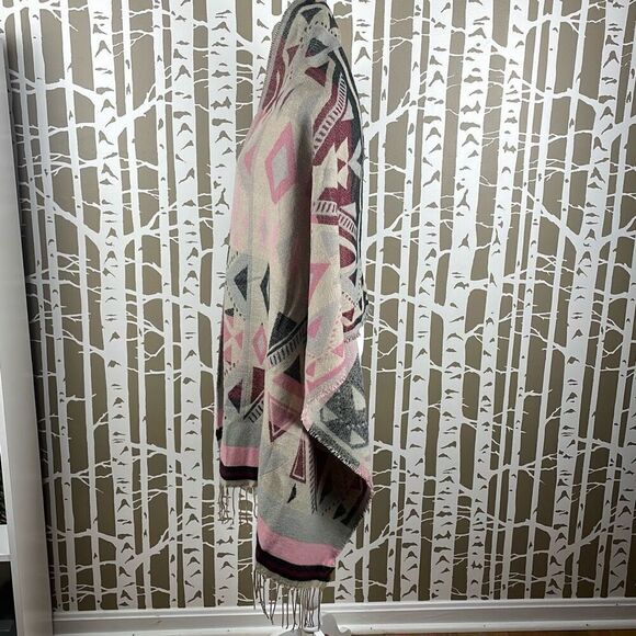 Western Geometric Oversized Fringe Trim Scarf Shawl Wrap - Picture 6 of 8